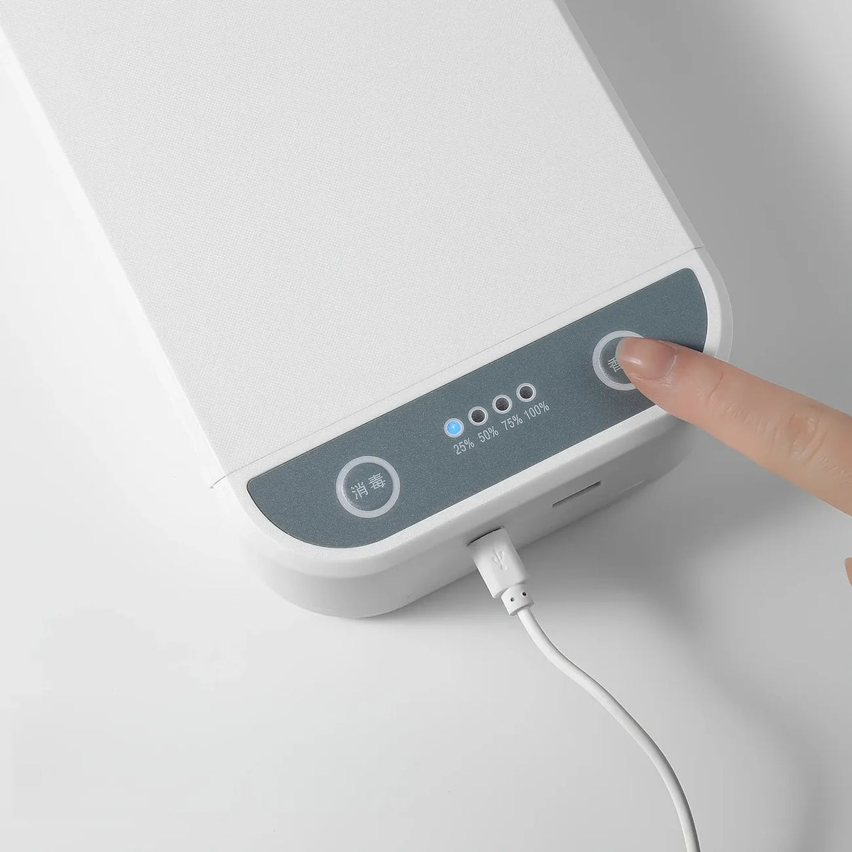 Portable Nail Disinfection Box, USB powered. Built‑in UV fast sterilization, suitable for nail and tattoo tools, PVC/plastic material, the ideal hygiene assistant for salons and studios. VXN Beauty